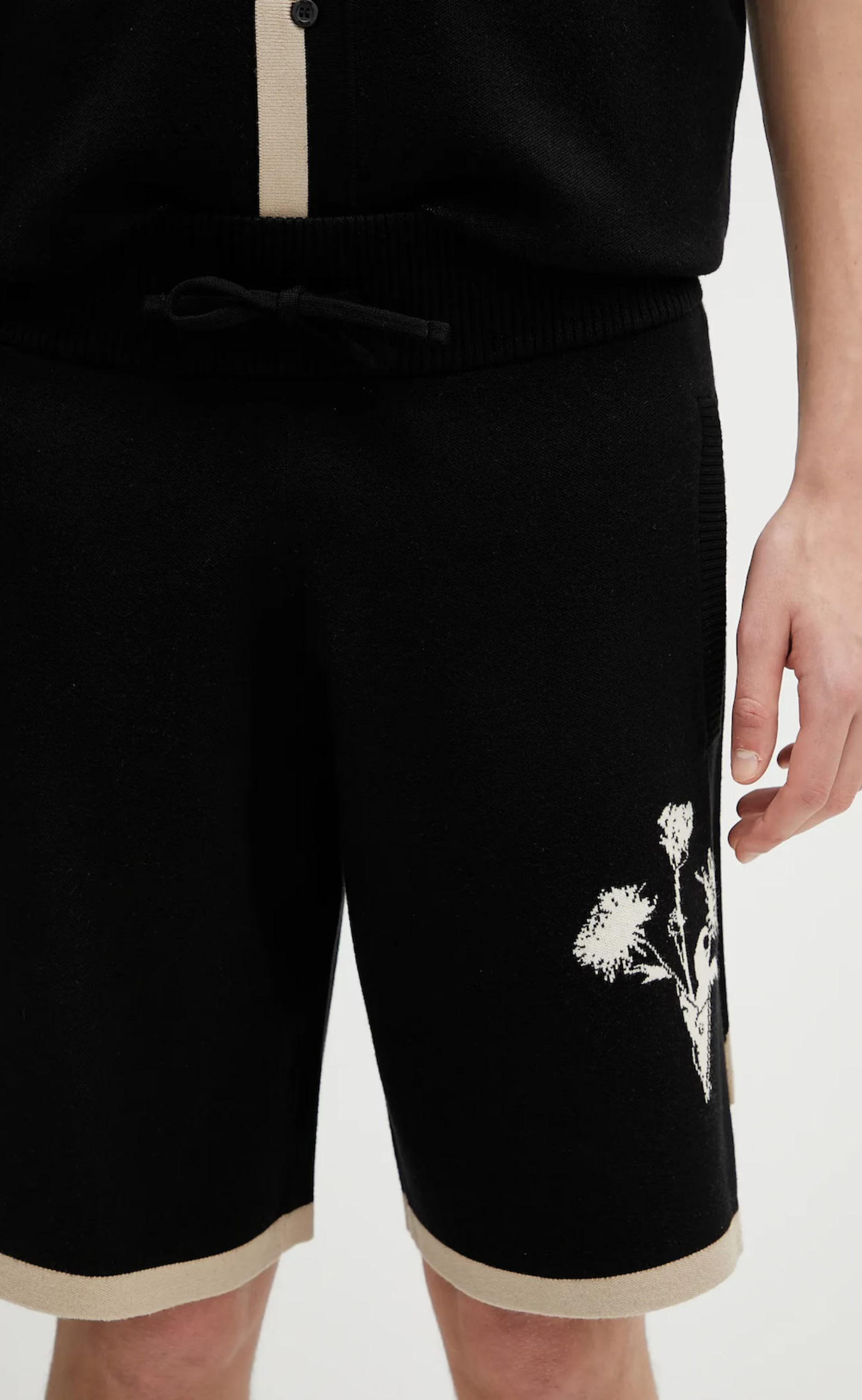 KNIT SHORT GARDENER BLACK