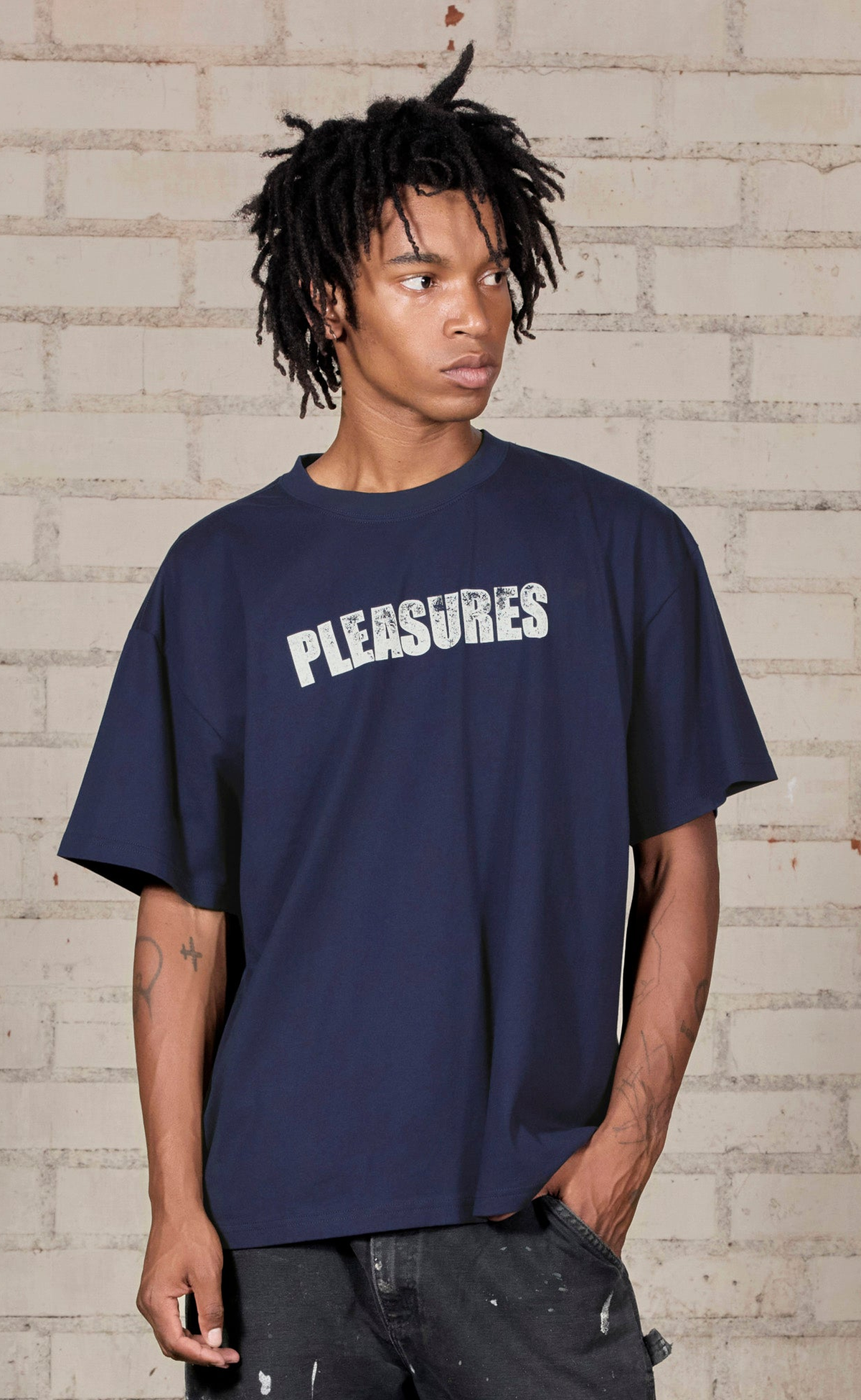 RECLUSE NAVY T-SHIRT
