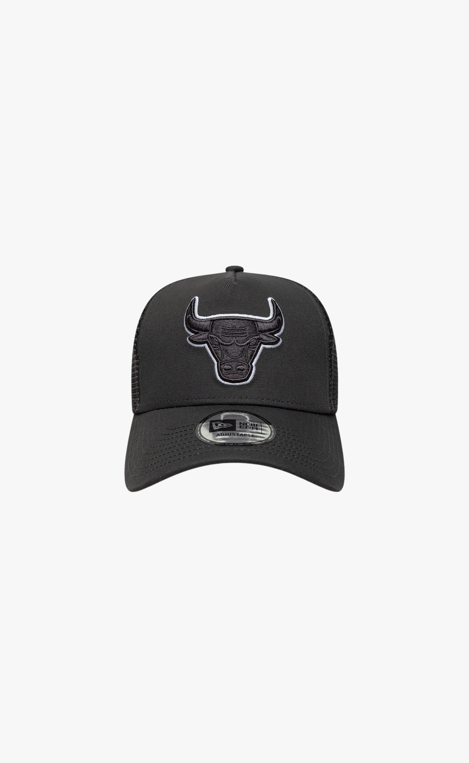 CHICAGO BULLS  OUTLINE EFRAME 9FORTY TRUCKER BLACK HAT