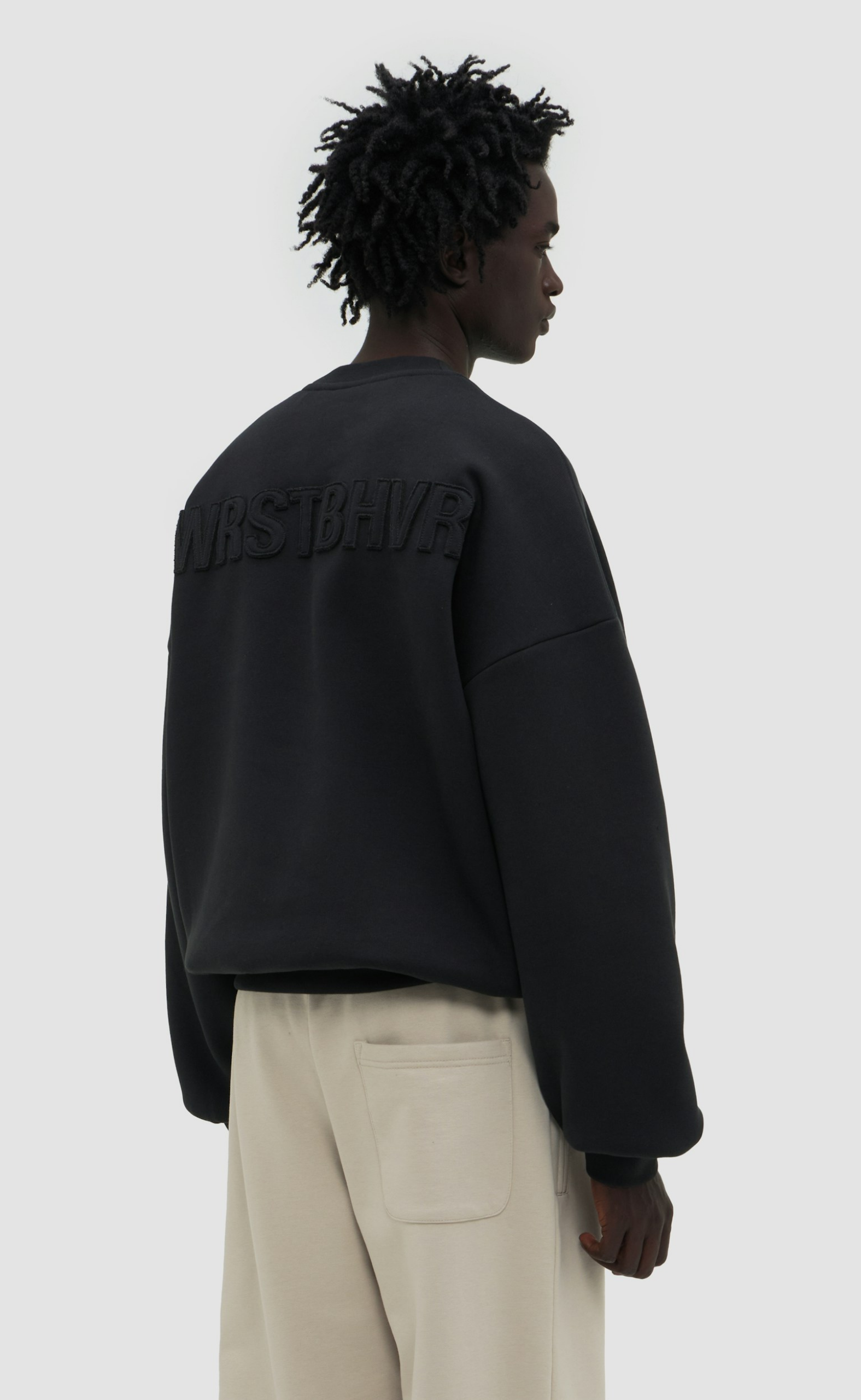 VERICE JET BLACK CREWNECK