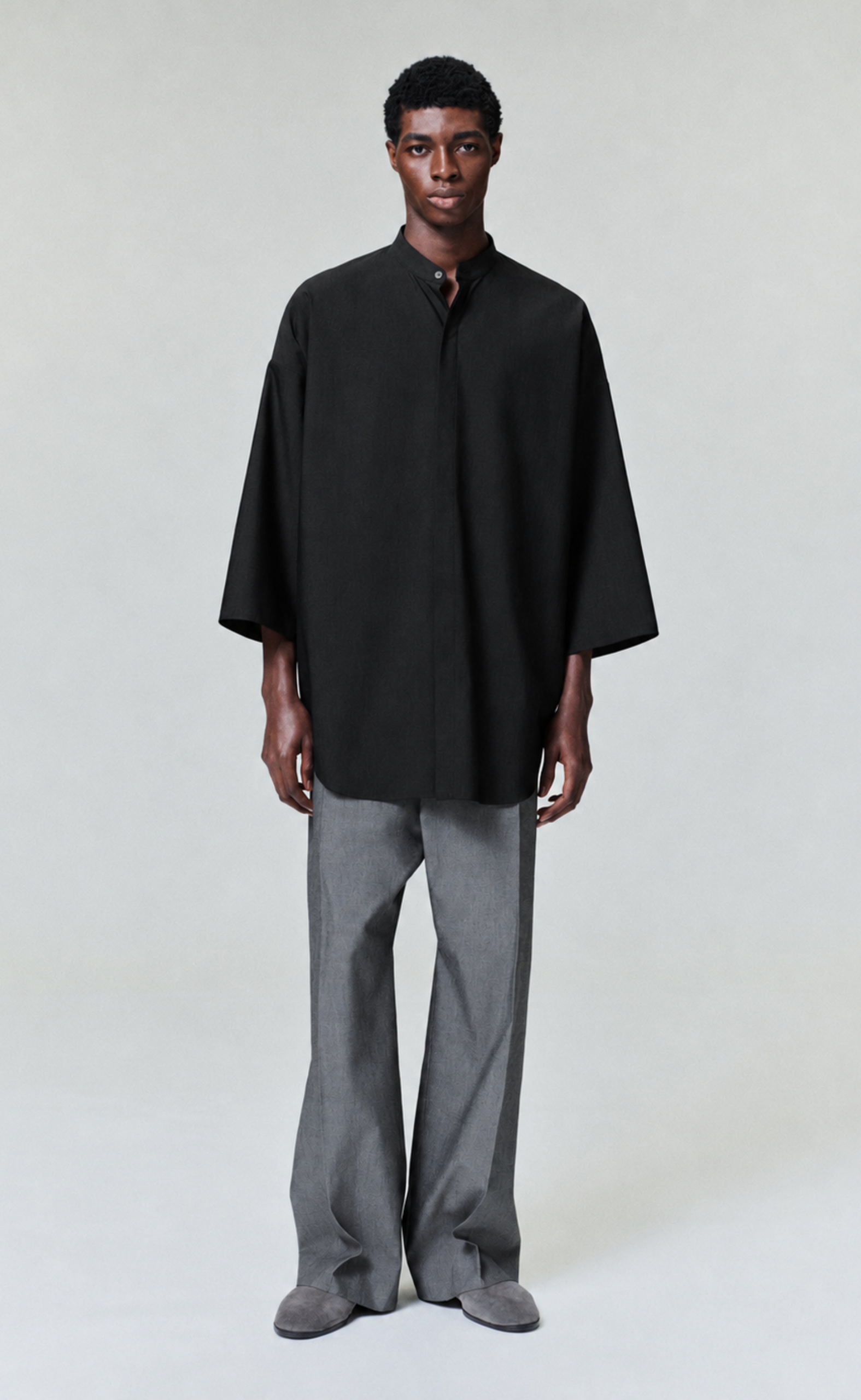 OXFORD MANDARIN RELAXED SHORT SLEEVE BLACK SHIRT