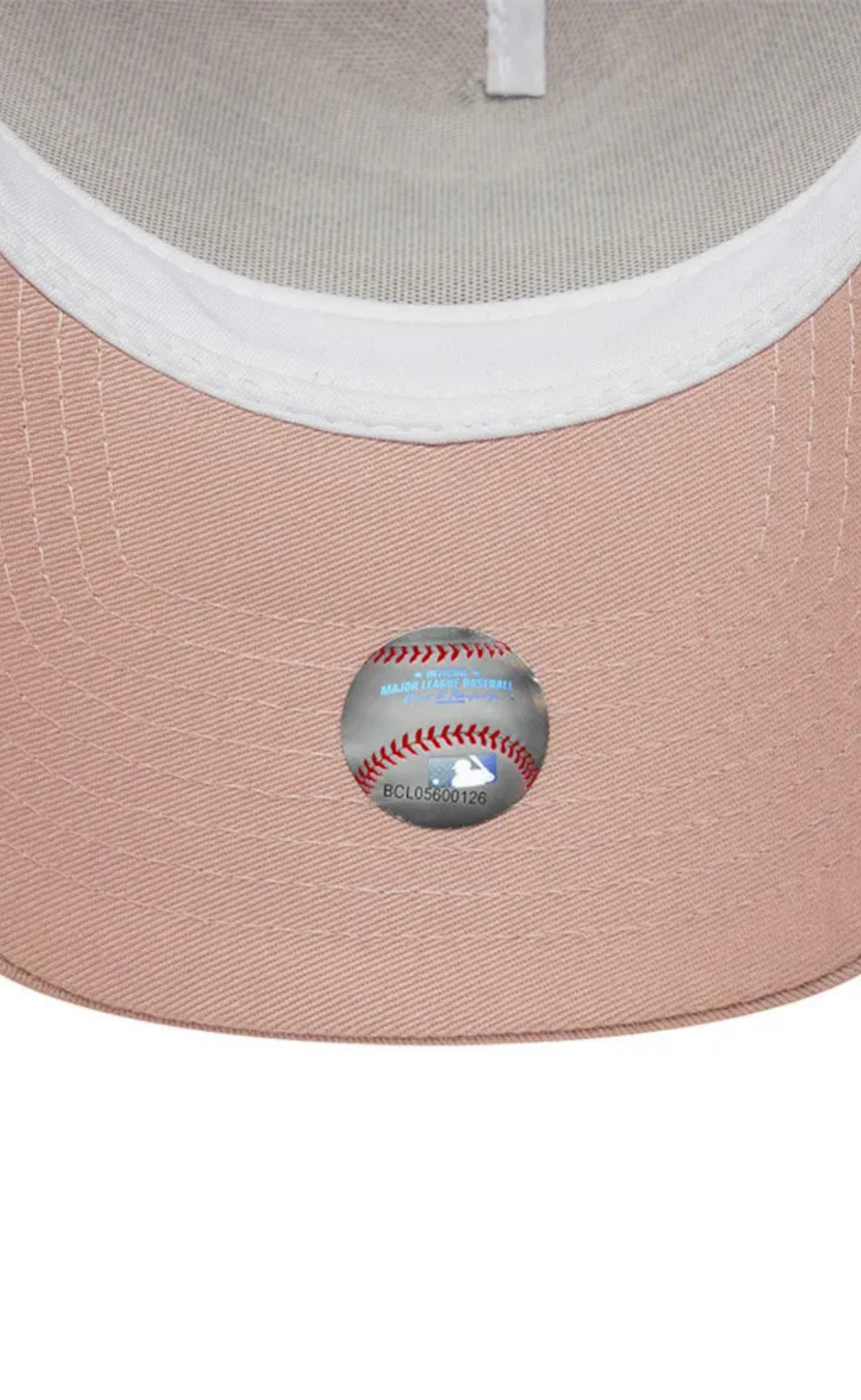 NEW YORK YANKEES OUTLINE EFRAME 9FORTY TRUCKER PASTEL PINK HAT