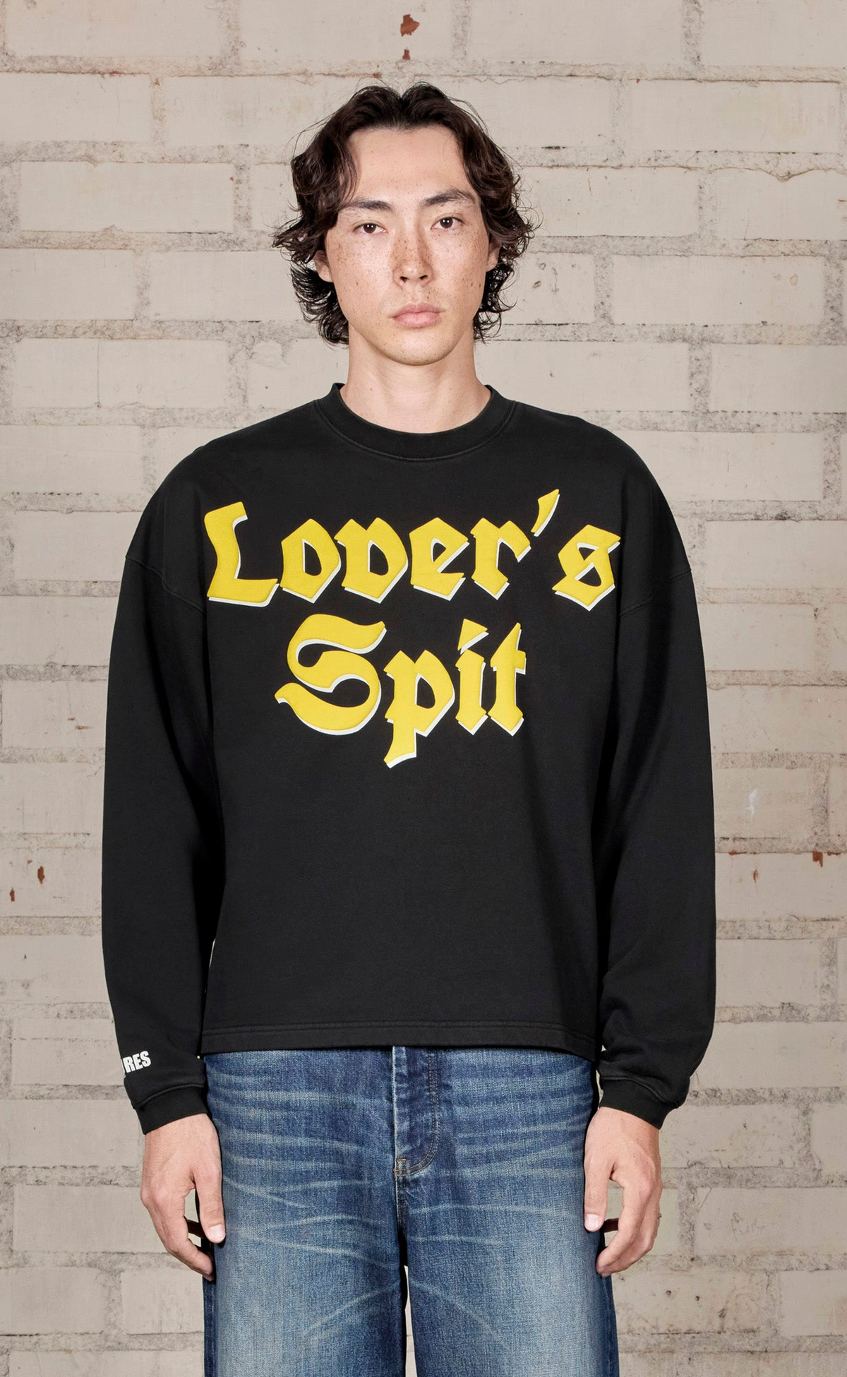 SPIT BLACK CREWNECK