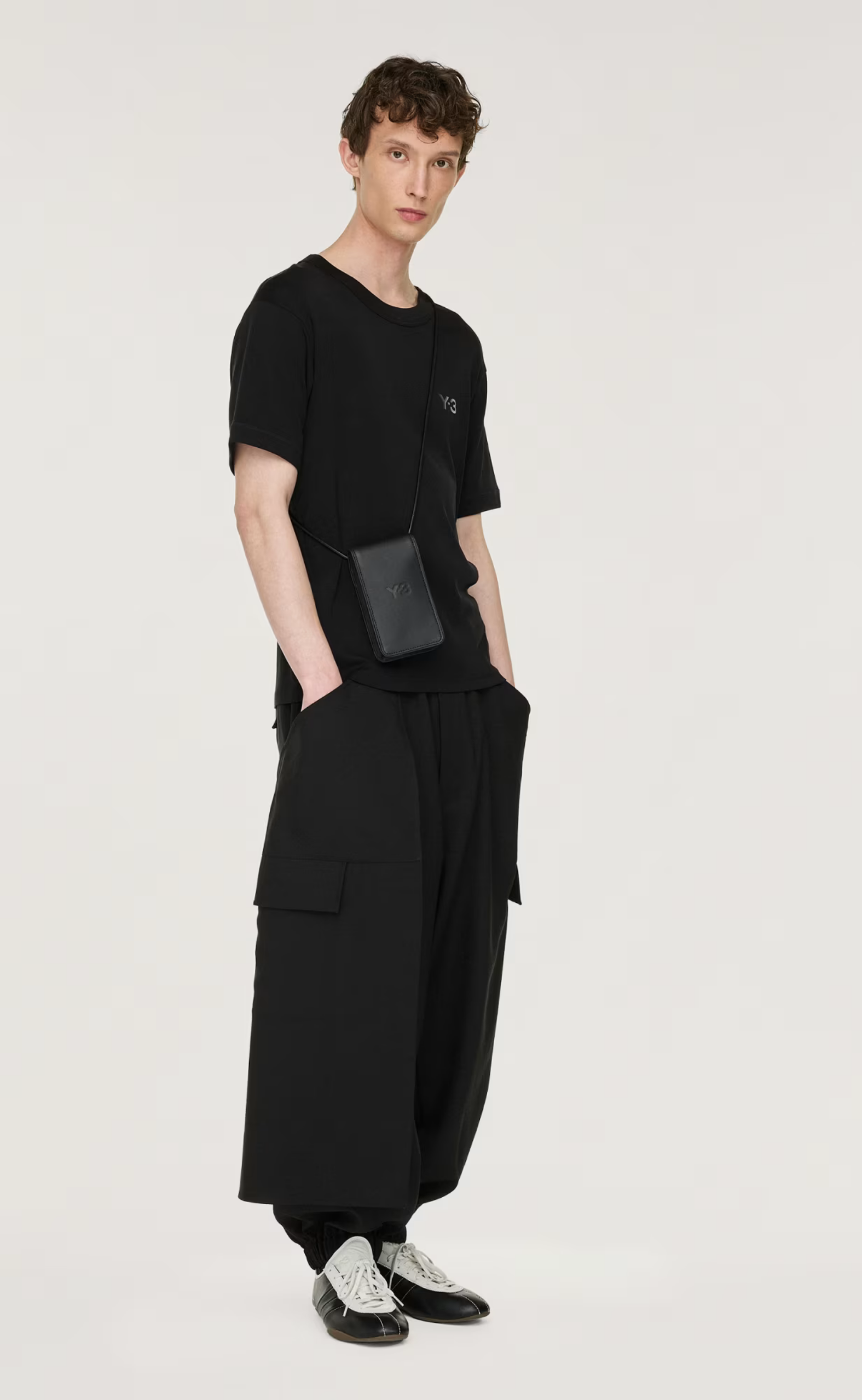 SLIM BLACK T-SHIRT