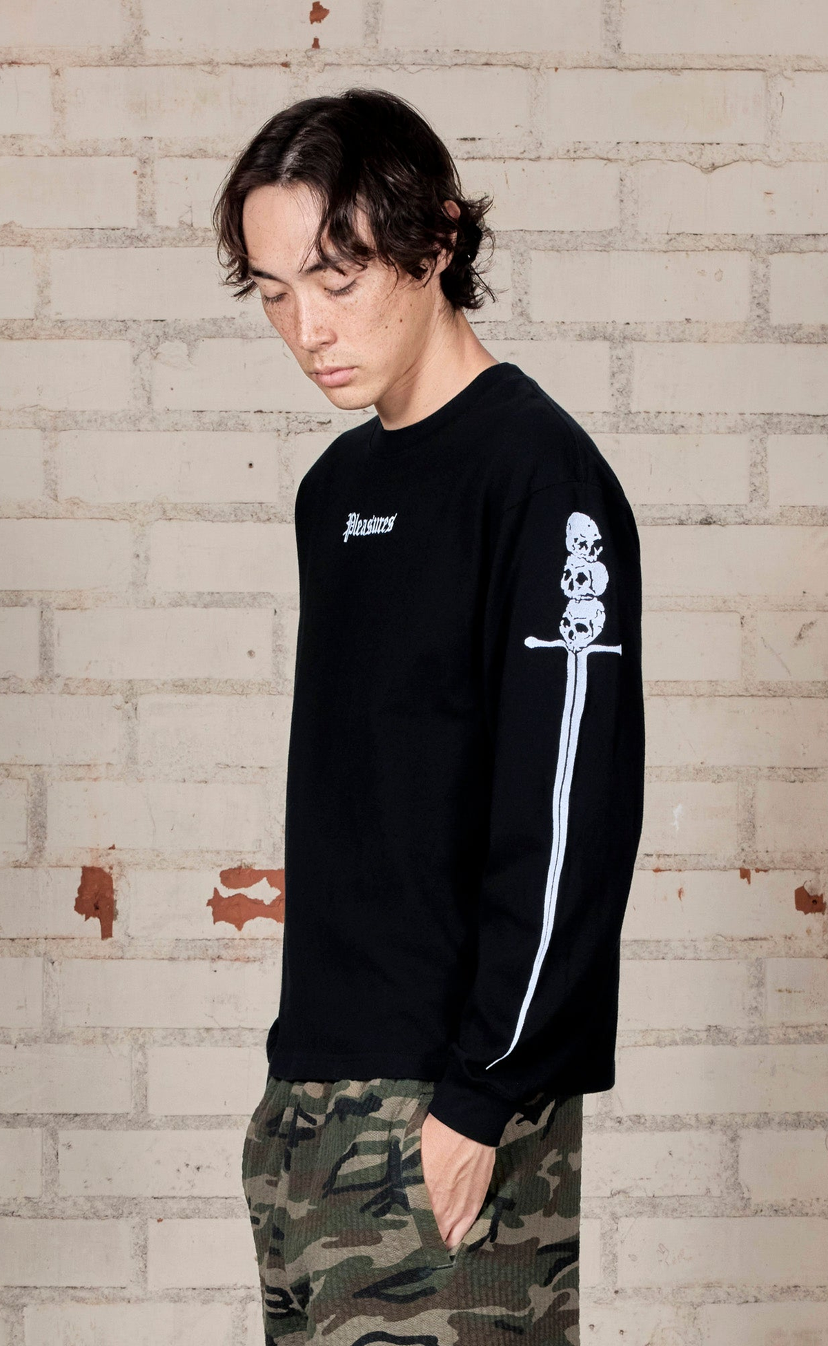 LUSTER HEAVYWEIGHT BLACK LONGSLEEVE