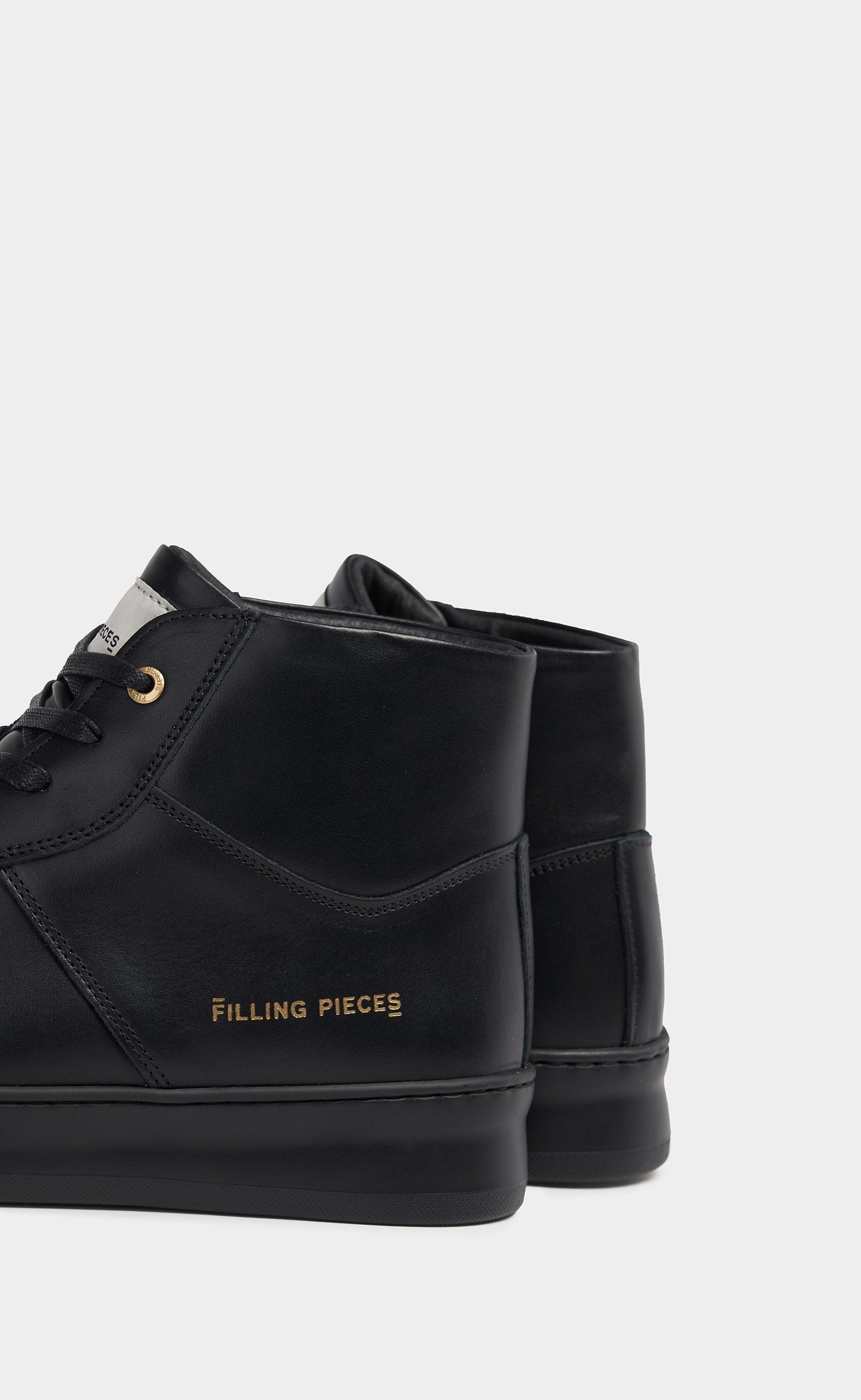 Mid Plain Court Black